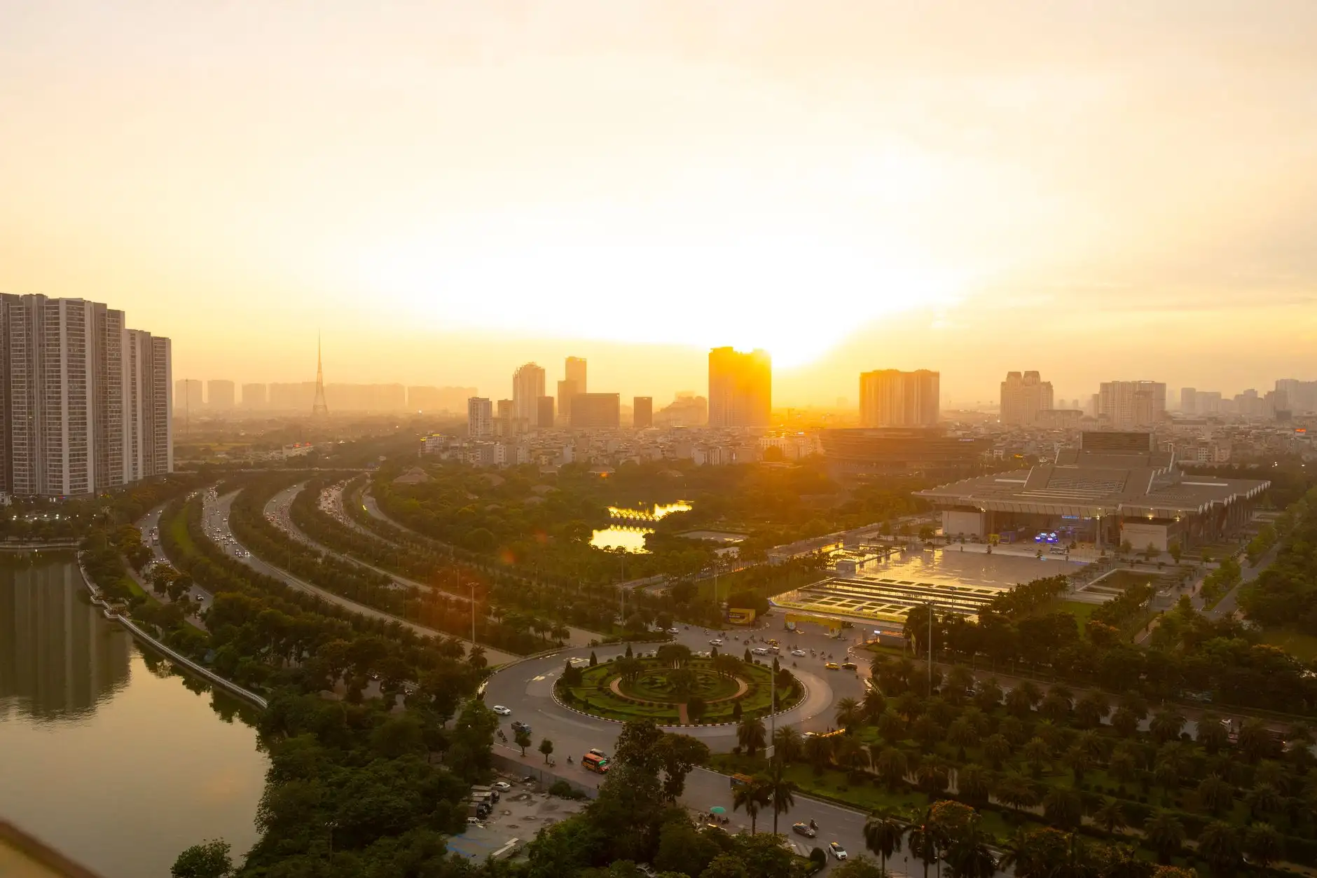 2025商业短视频创作风向：从拍摄策划到航拍视觉的升级路径正文配图 1