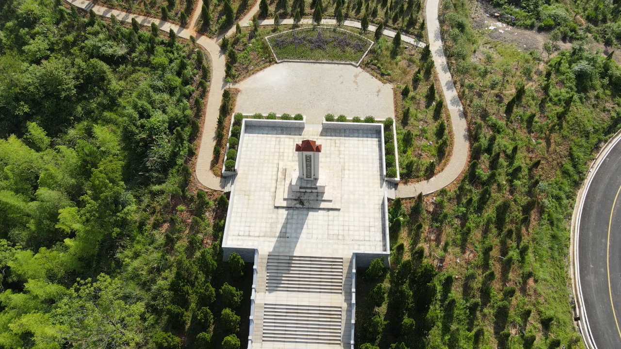 松毛岭人民英雄纪念碑